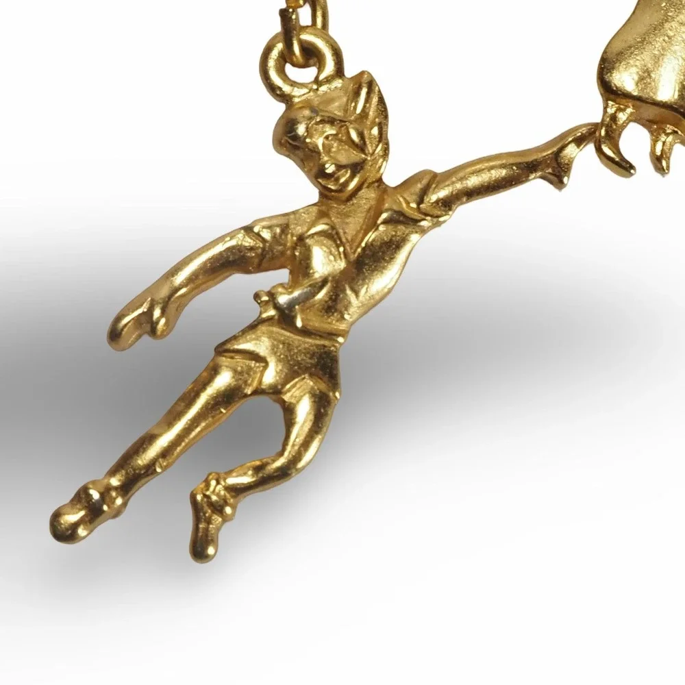 Disney Peter Pan Brooch Pin Womens OS Gold‎ Plated Wendy Tinkerbell Cloud Dangle